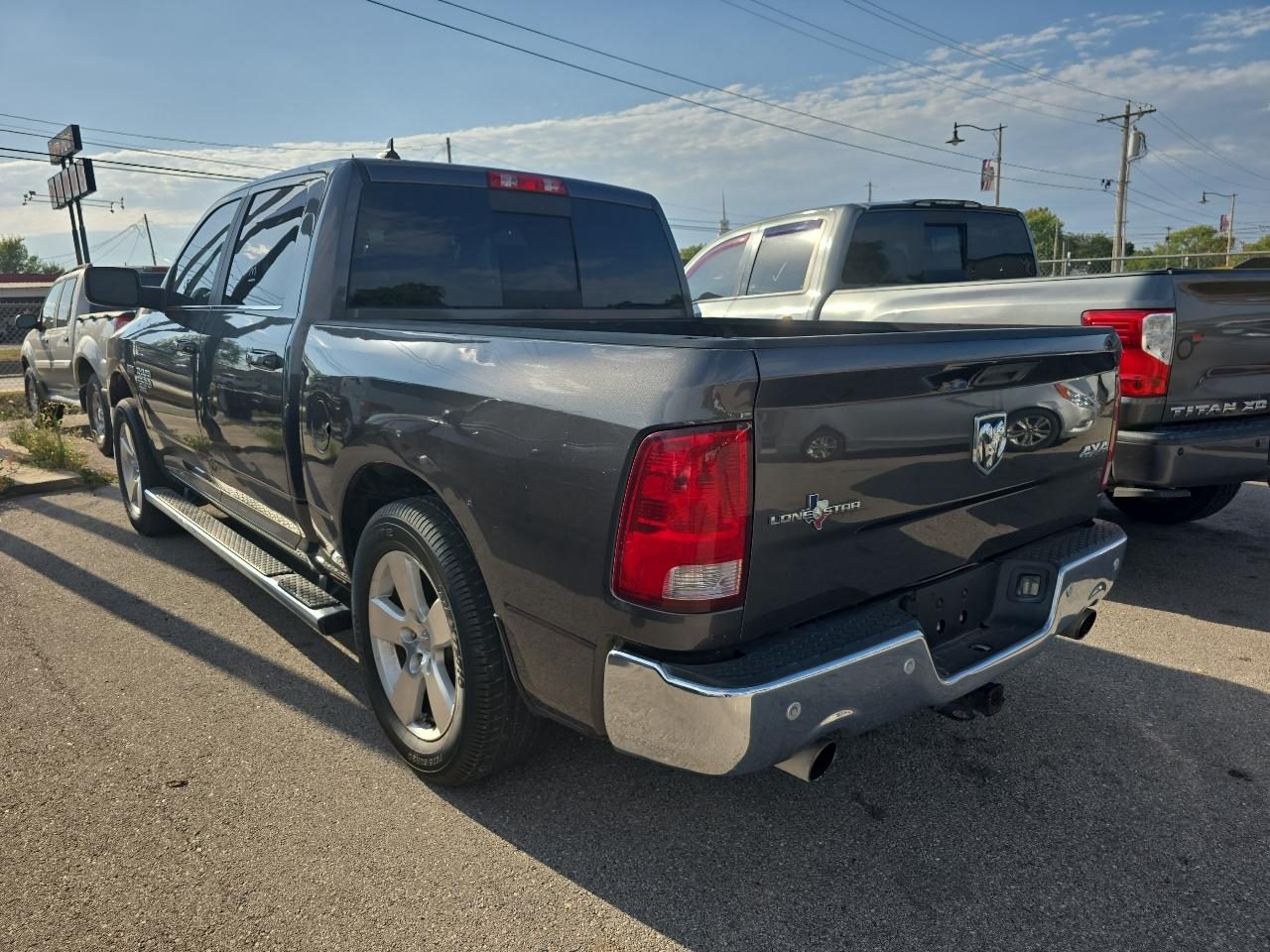 RAM 1500 Classic Lone Star Silver 4x4 Crew Cab 5'7" Box 2019