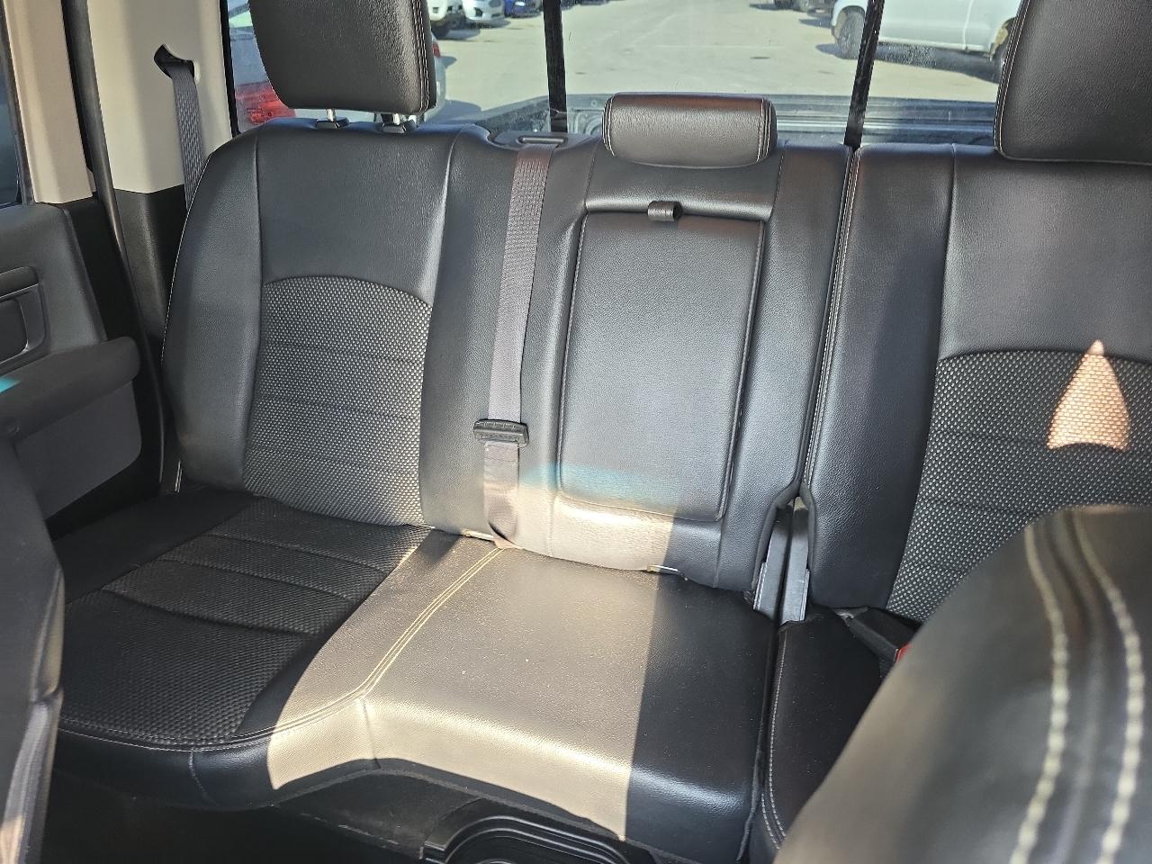 RAM 1500 Classic Lone Star Silver 4x4 Crew Cab 5'7" Box 2019