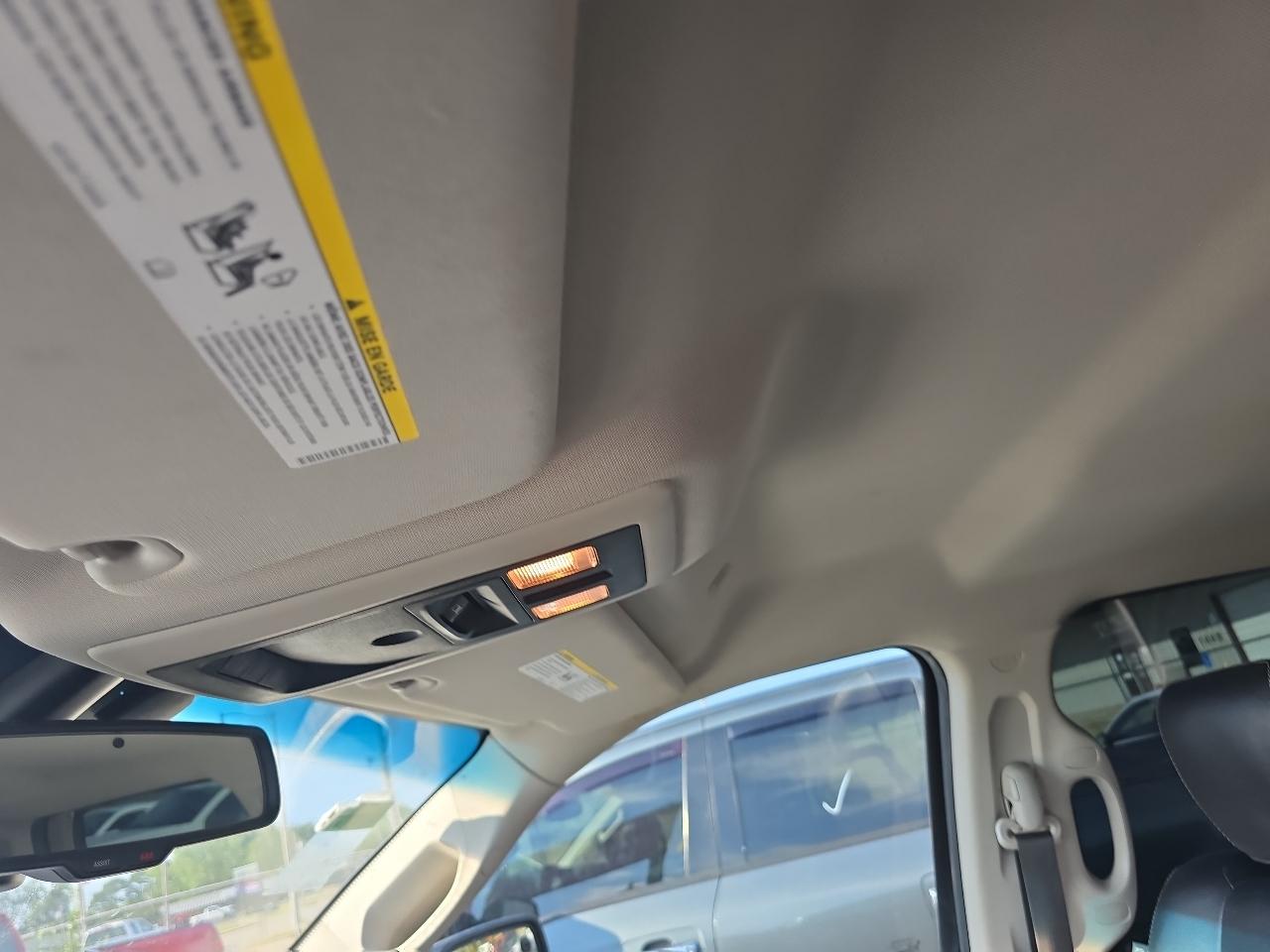 RAM 1500 Classic Lone Star Silver 4x4 Crew Cab 5'7" Box 2019