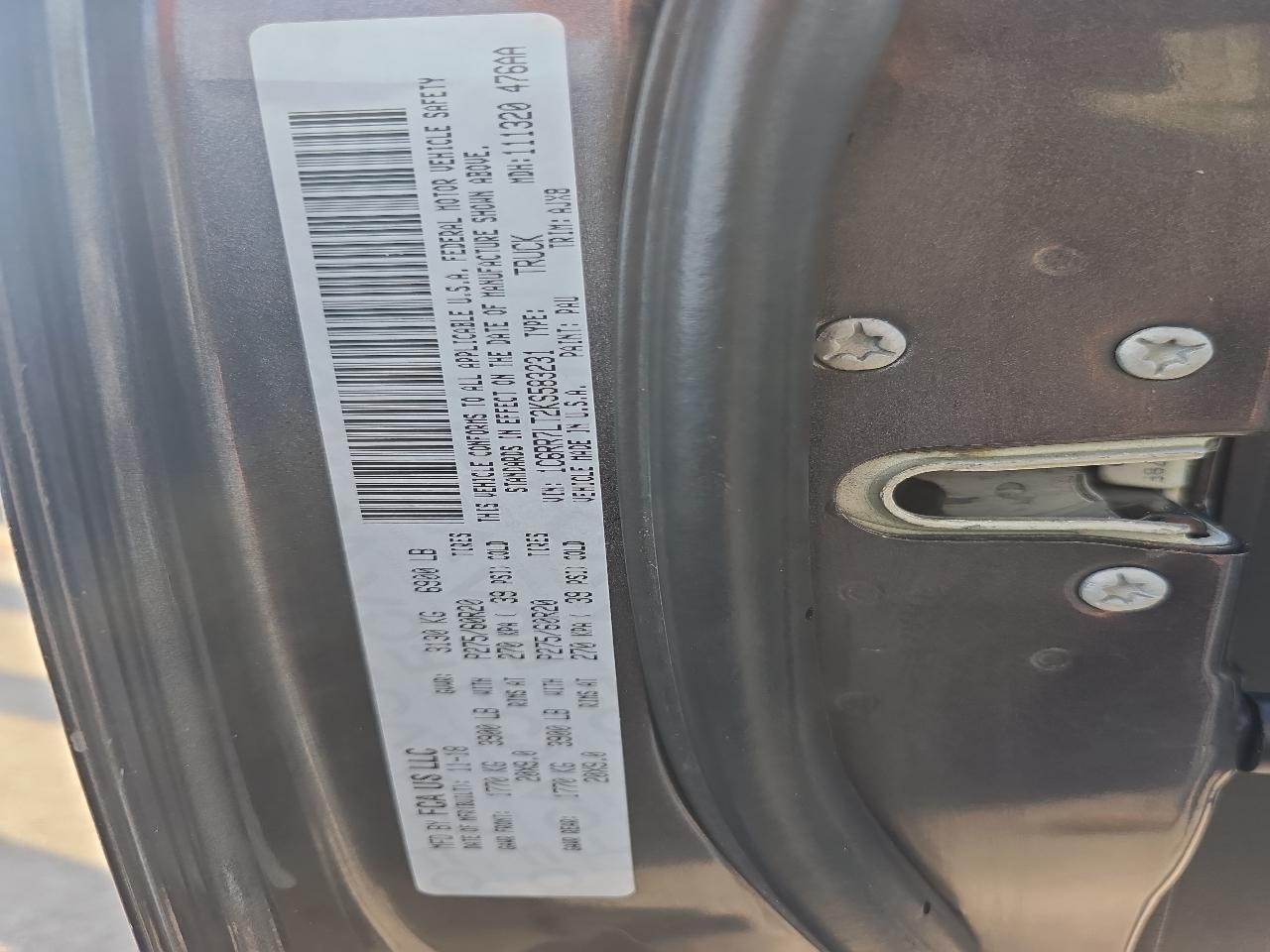 RAM 1500 Classic Lone Star Silver 4x4 Crew Cab 5'7" Box 2019