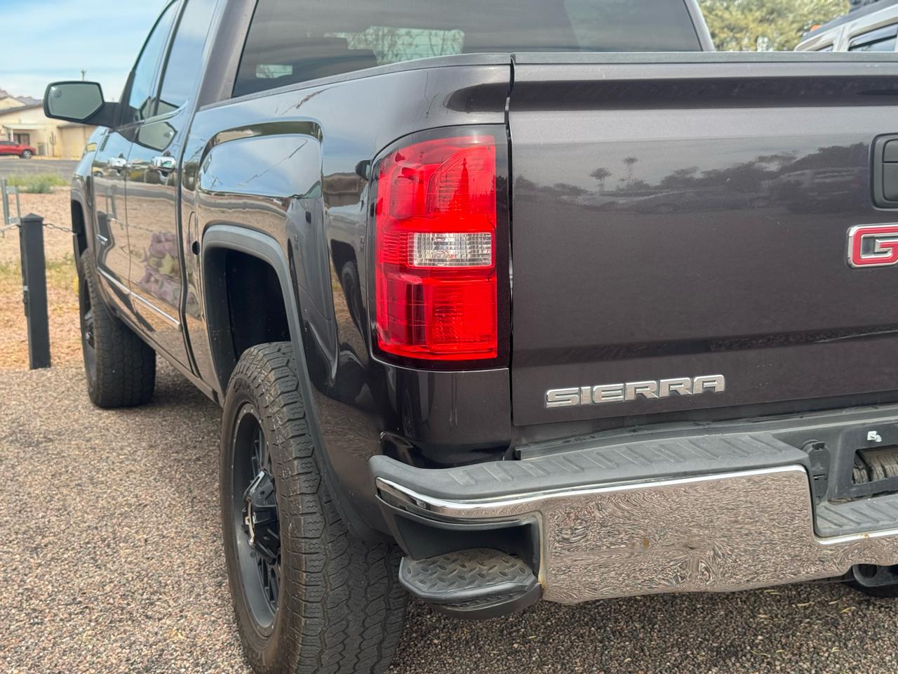 GMC Sierra 1500 4WD Crew Cab 143.5" SLT 2015