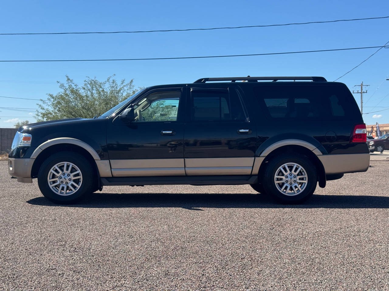 2013 Ford Expedition EL XLT photo 2