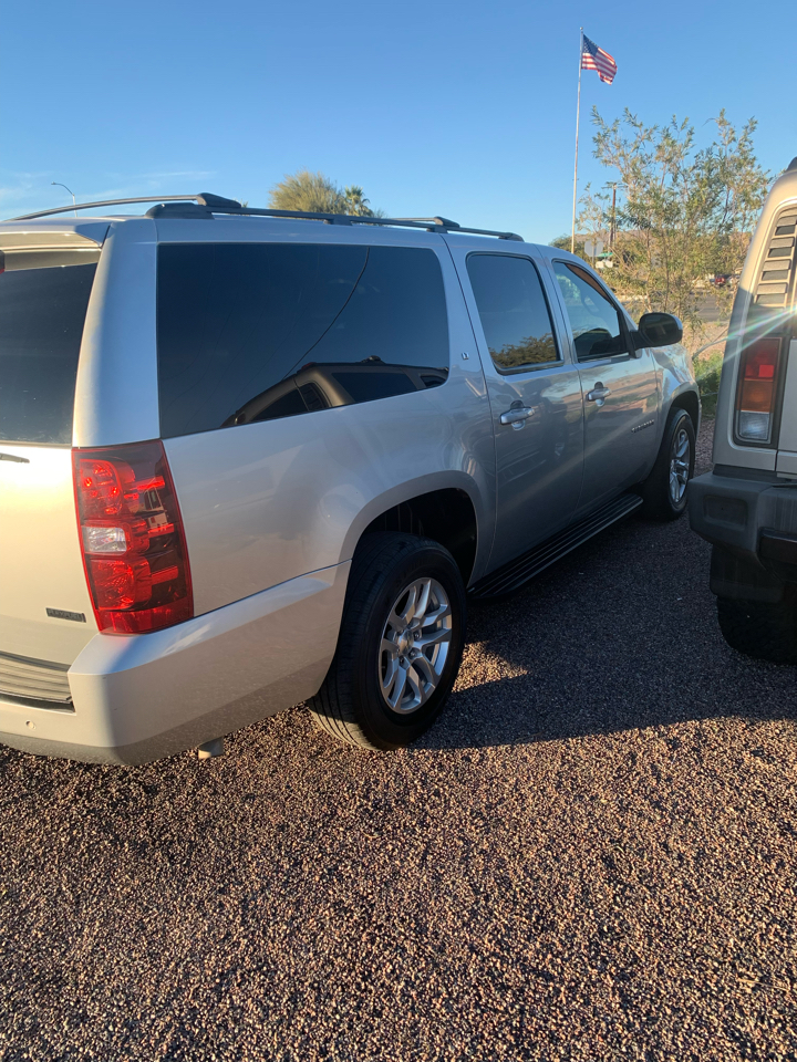Chevrolet Suburban 2WD 4dr 1500 LT 2012