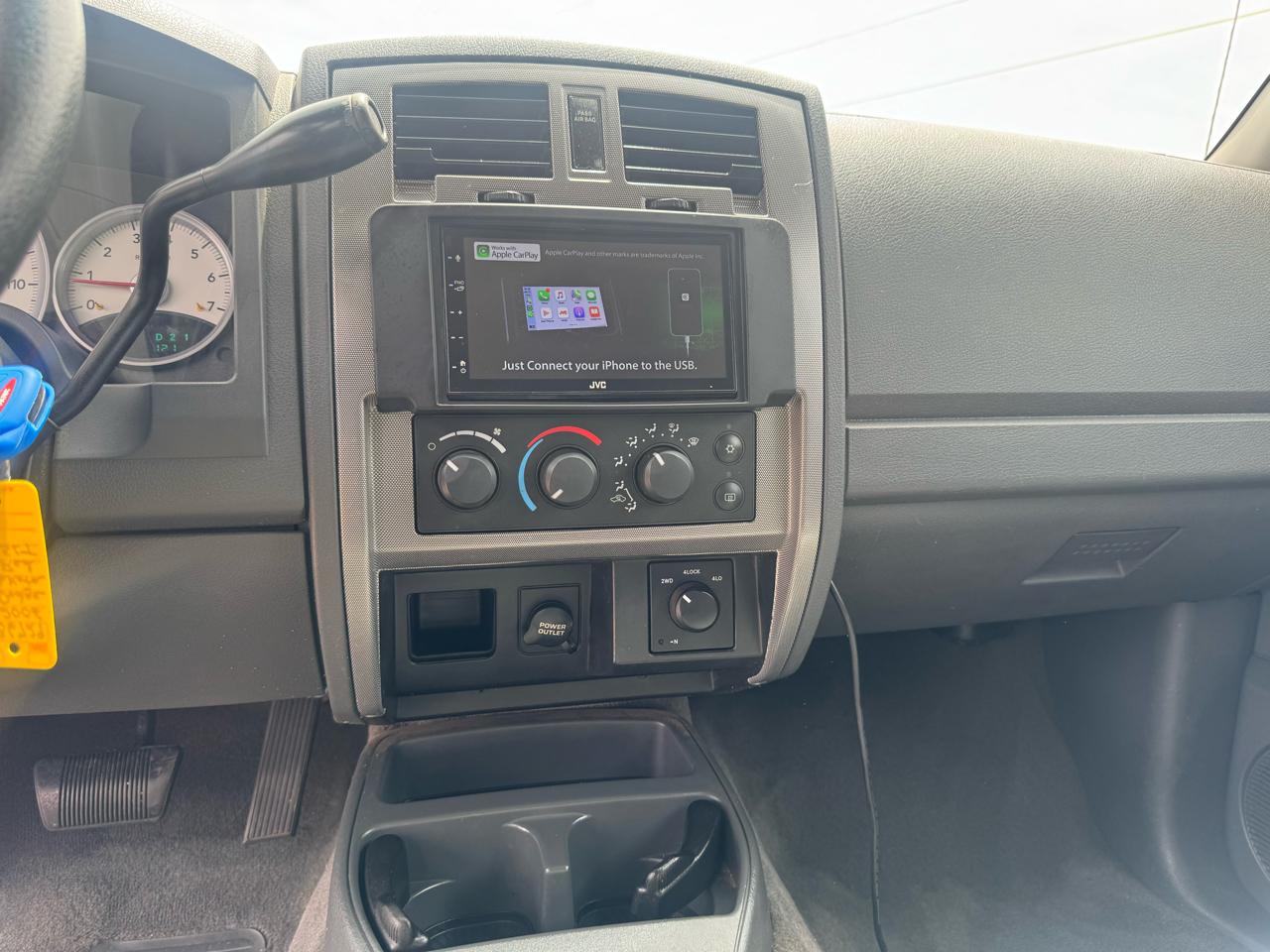 Dodge Dakota 4dr Quad Cab 131 4WD SLT 2006