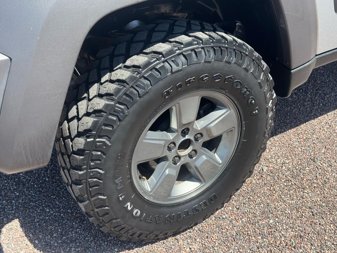 Jeep Liberty 4WD 4dr Renegade 2011