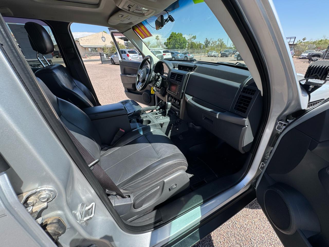 Jeep Liberty 4WD 4dr Renegade 2011