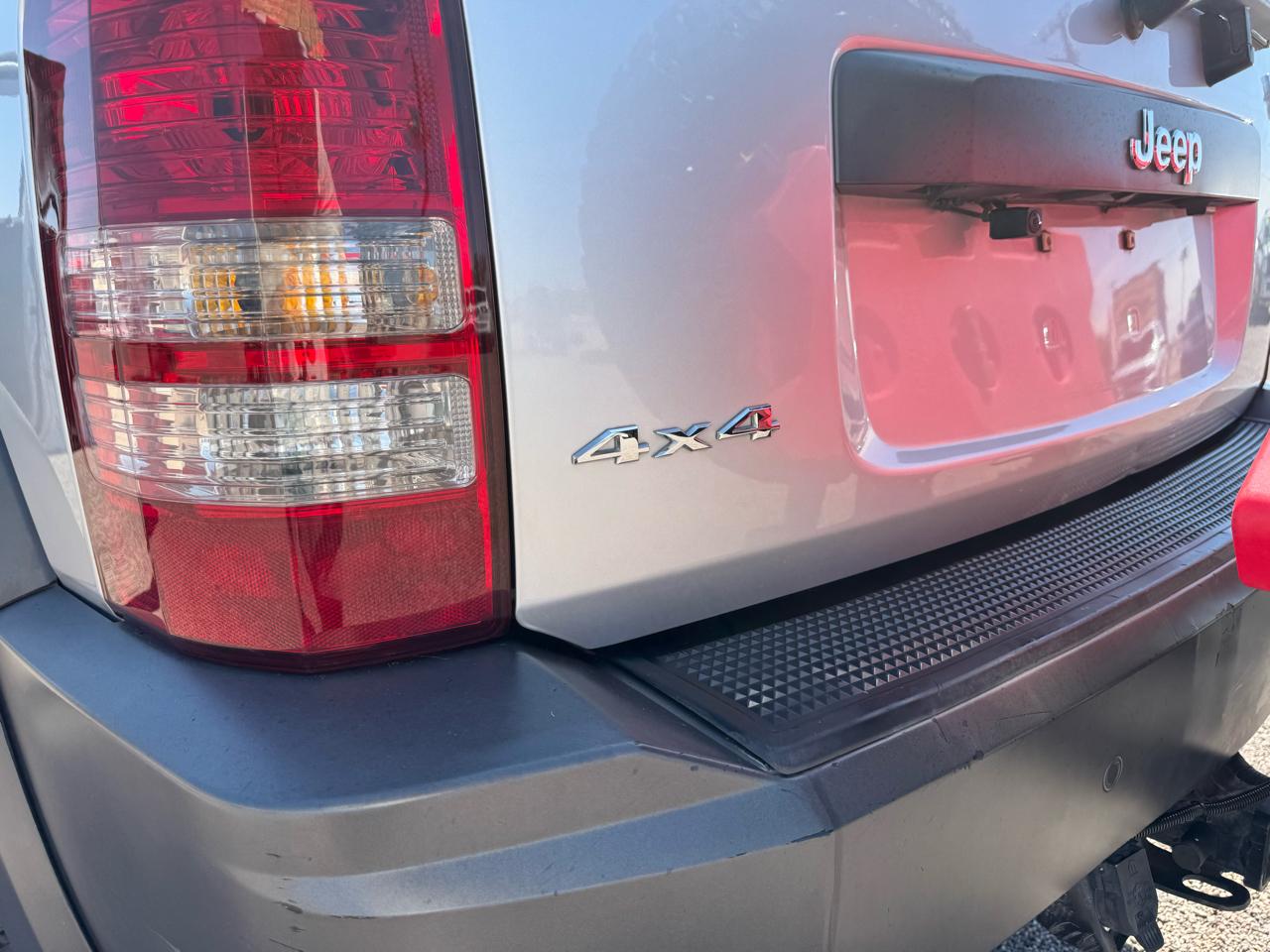 Jeep Liberty 4WD 4dr Renegade 2011