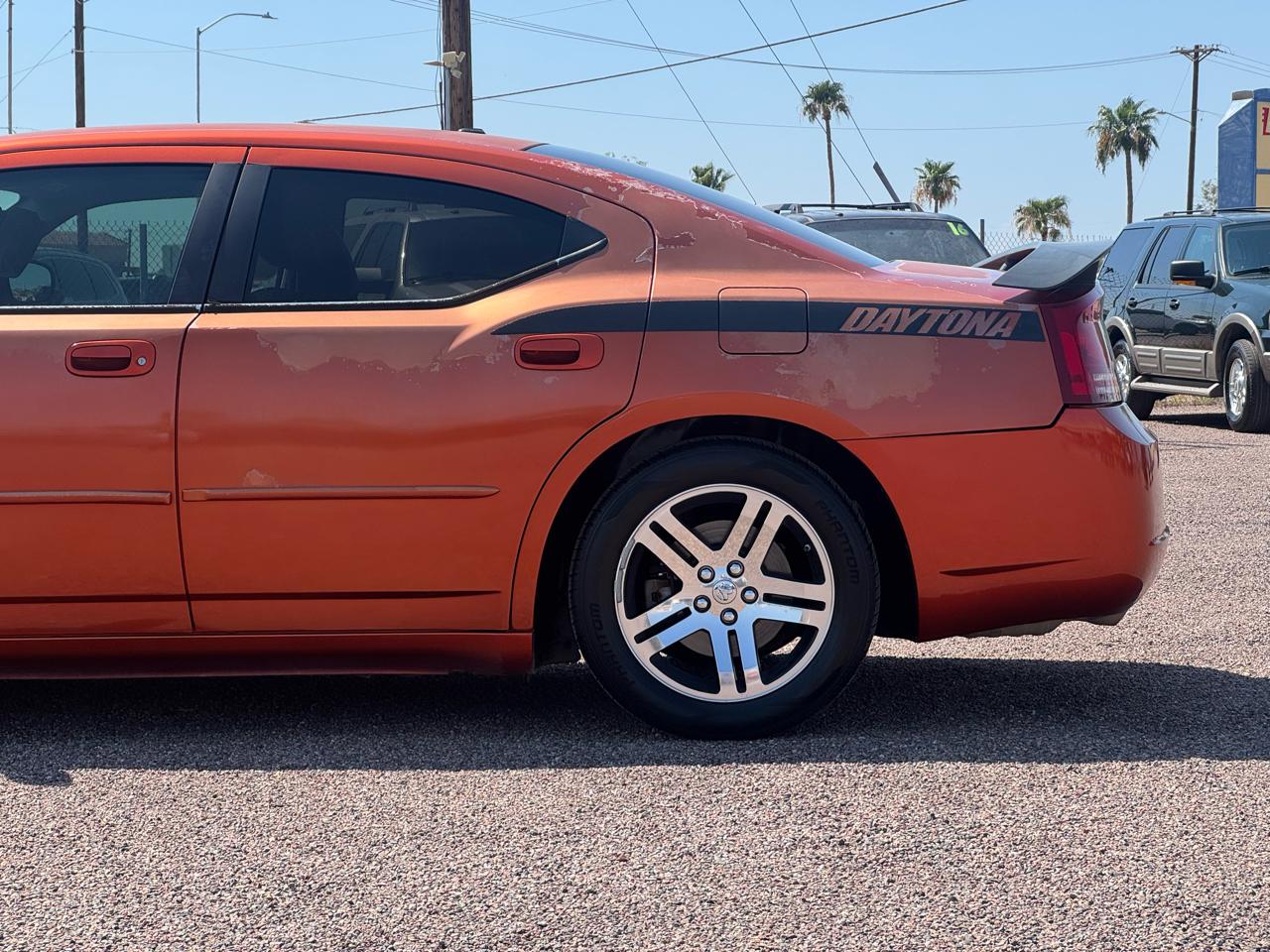 Dodge Charger 4dr Sdn R/T RWD 2006