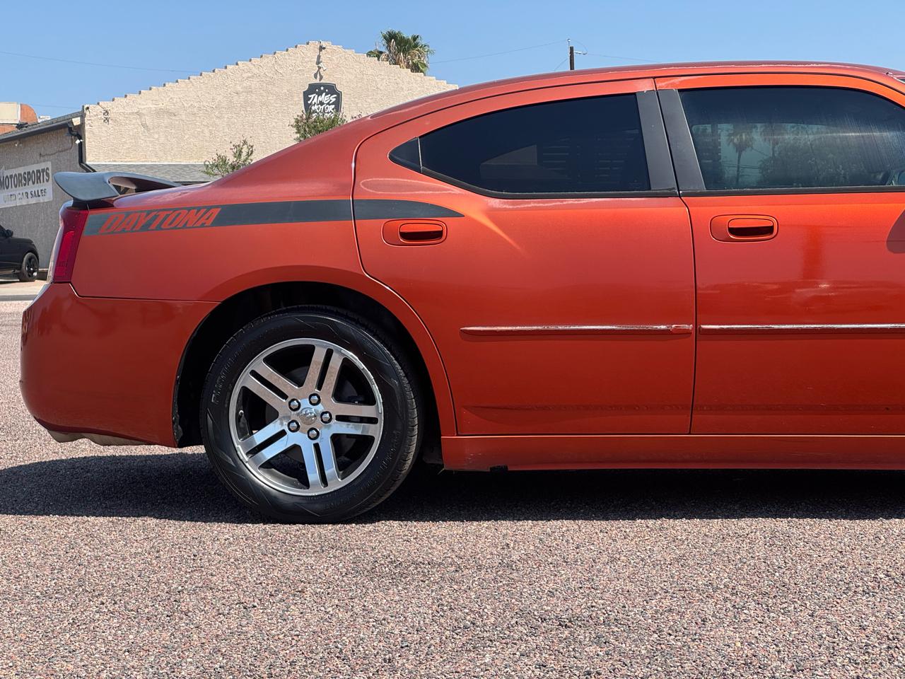 Dodge Charger 4dr Sdn R/T RWD 2006