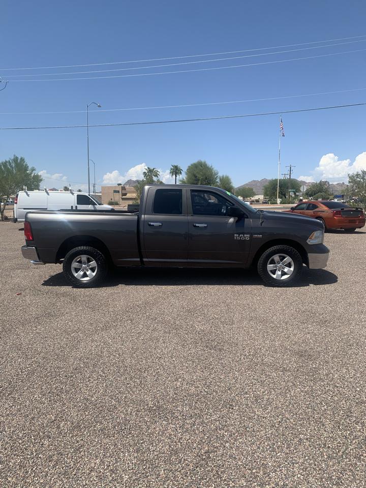 RAM 1500 2WD Quad Cab 140.5" SLT 2014