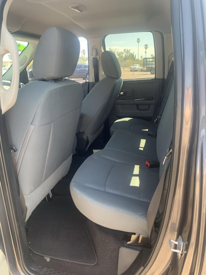 RAM 1500 2WD Quad Cab 140.5" SLT 2014