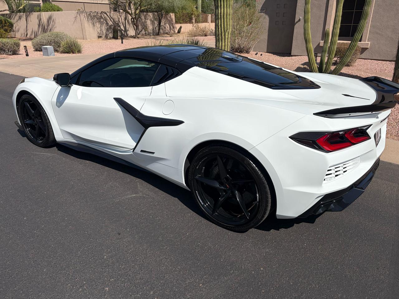 Chevrolet Corvette 2dr E-Ray Cpe w/2LZ 2025