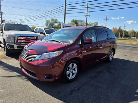 2014 Toyota Sienna LE FWD 8-Passenger V6