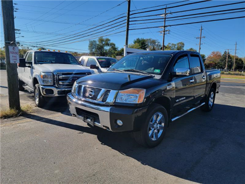 2010 Nissan Titan PRO-4X Crew Cab 4WD SWB