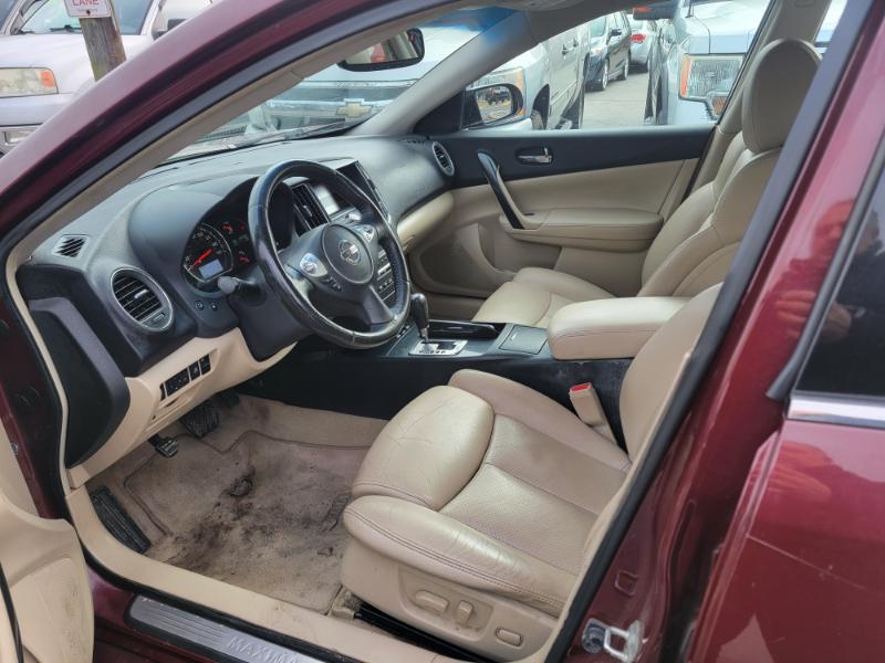 Nissan Maxima SV 2012