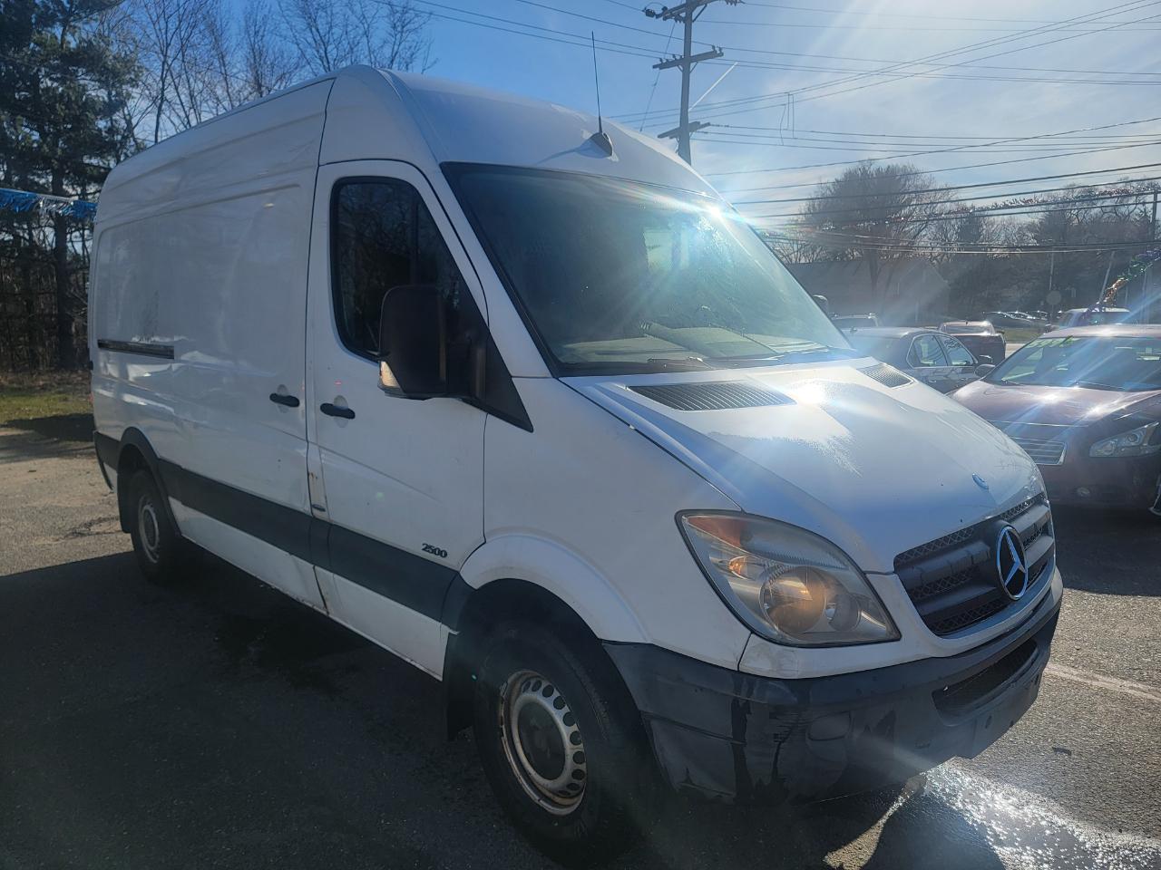 Mercedes-Benz Sprinter 2500 High Roof 144-in. WB 2013