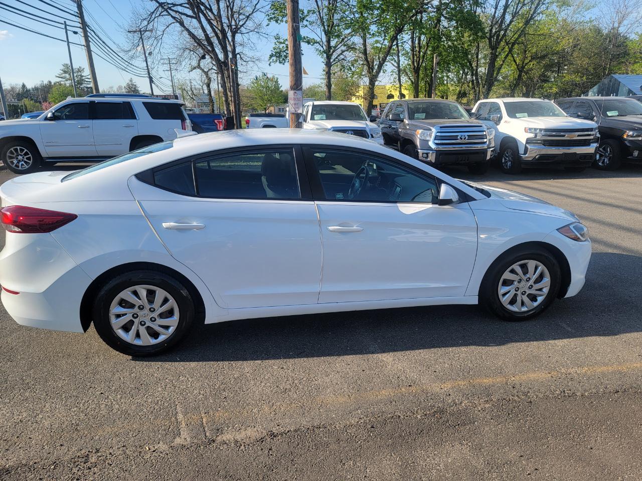 Hyundai Elantra SE 6AT 2018