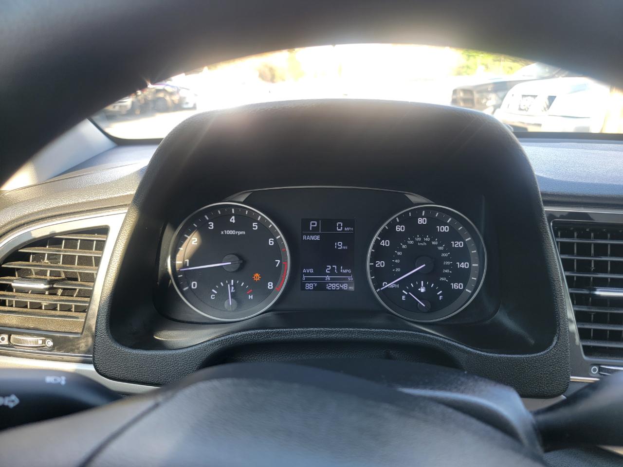 Hyundai Elantra SE 6AT 2018