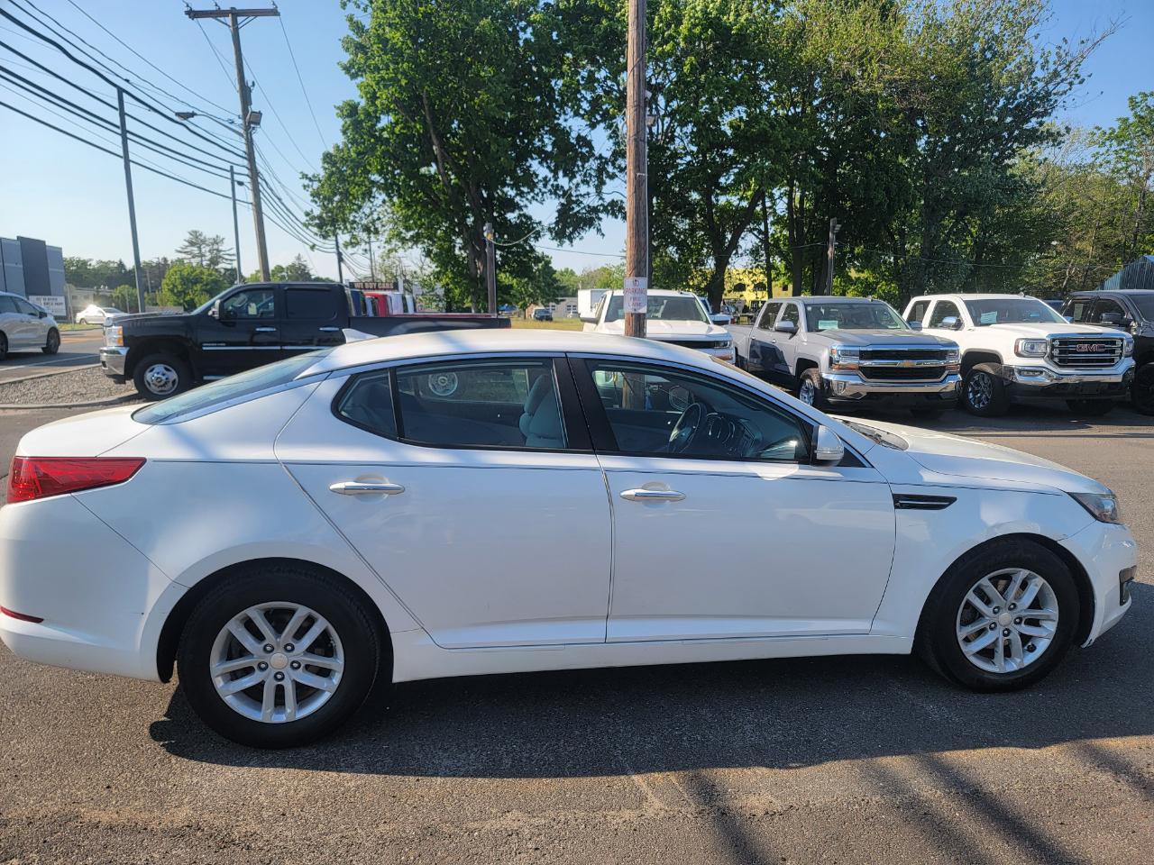Kia Optima LX MT 2013
