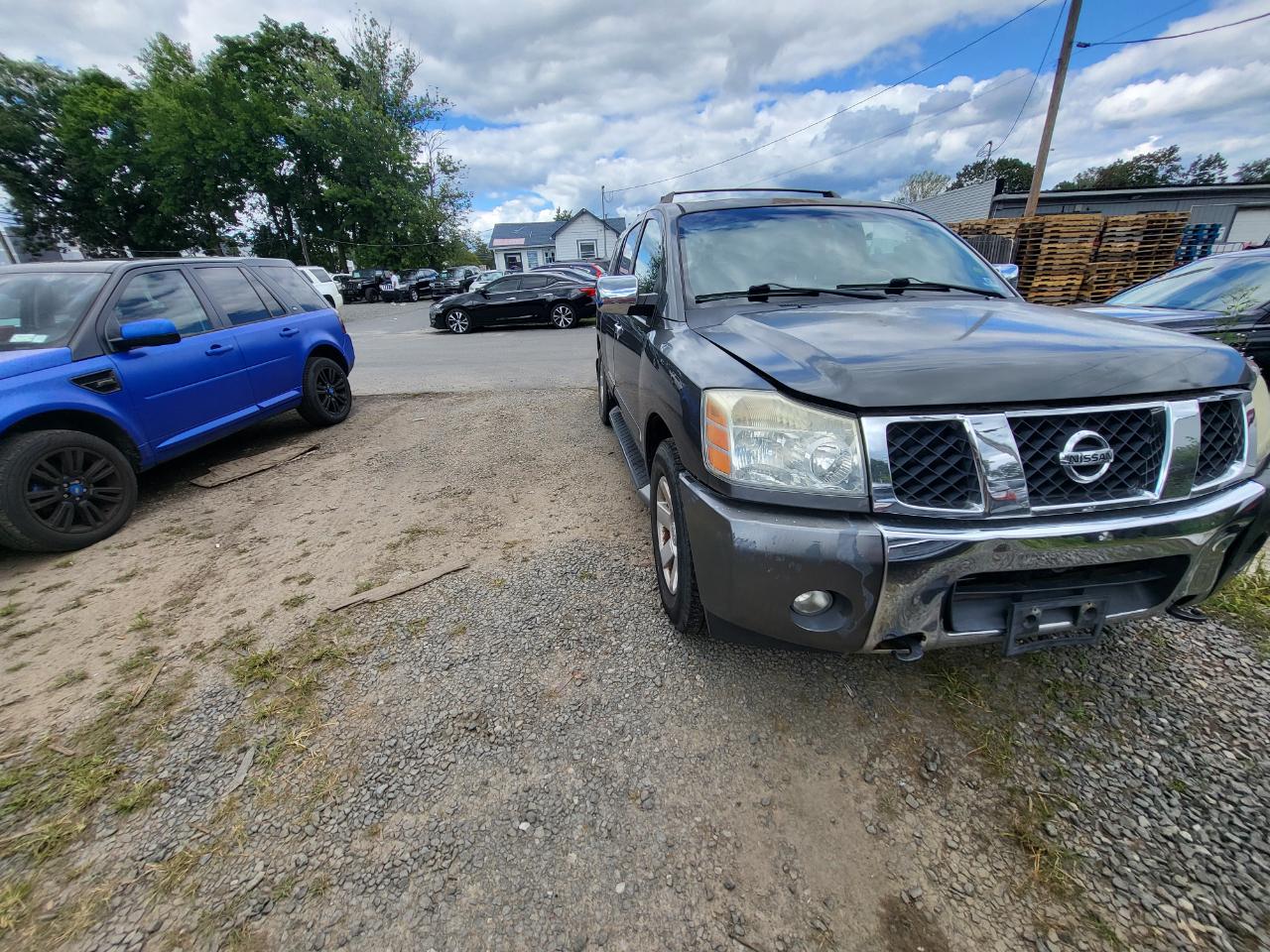 Nissan Armada SE 4WD 2004