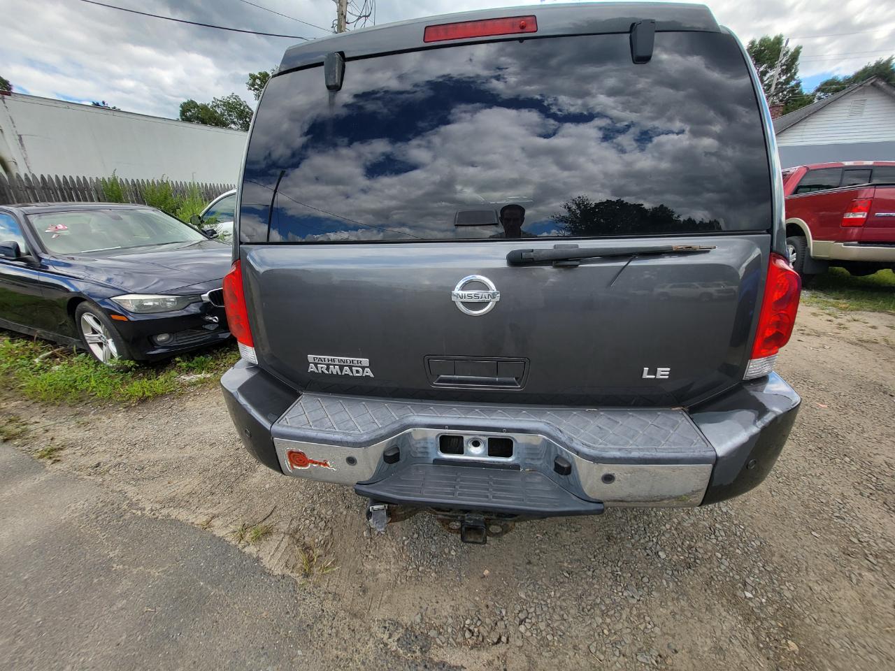 Nissan Armada SE 4WD 2004