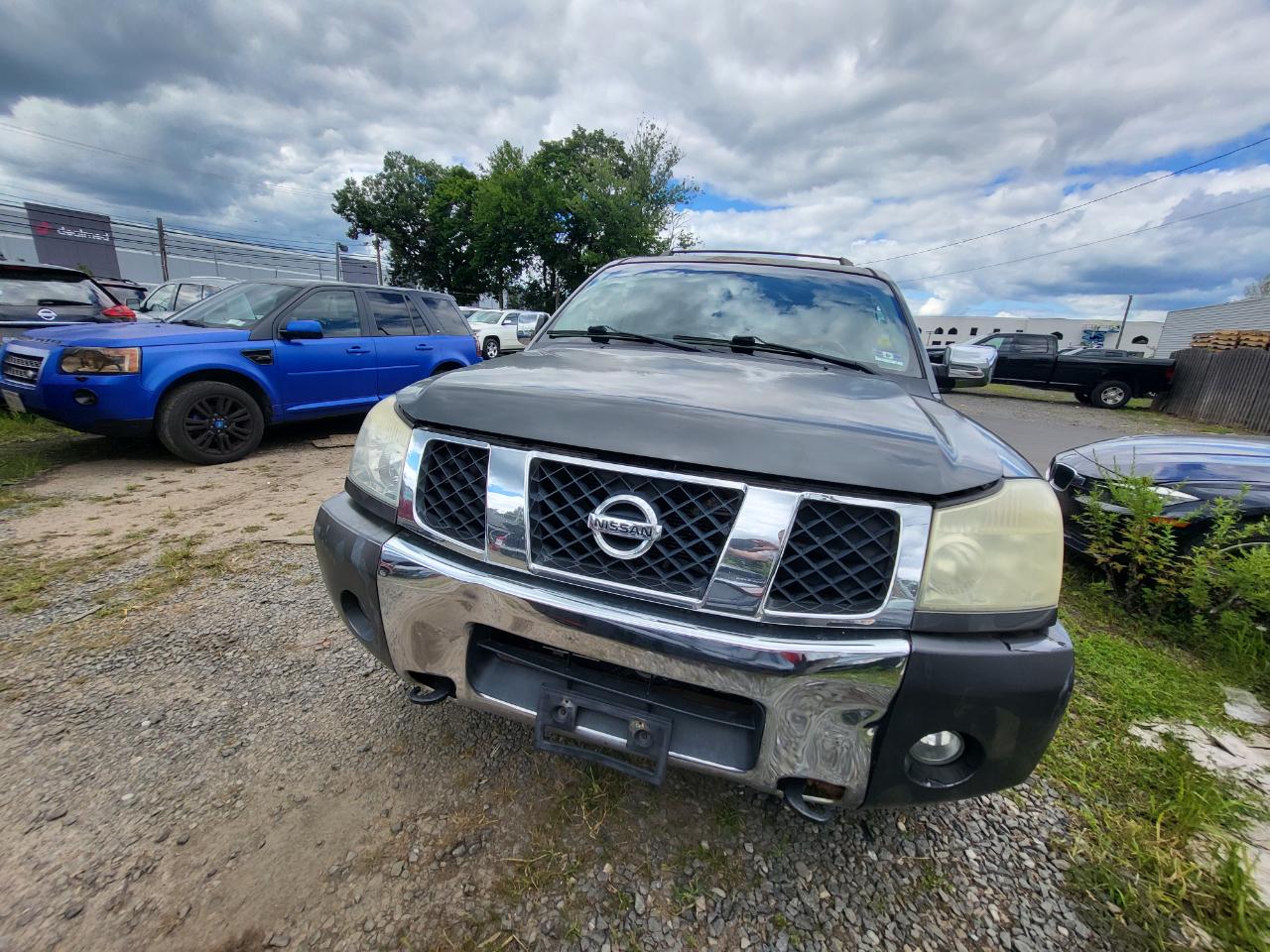 Nissan Armada SE 4WD 2004
