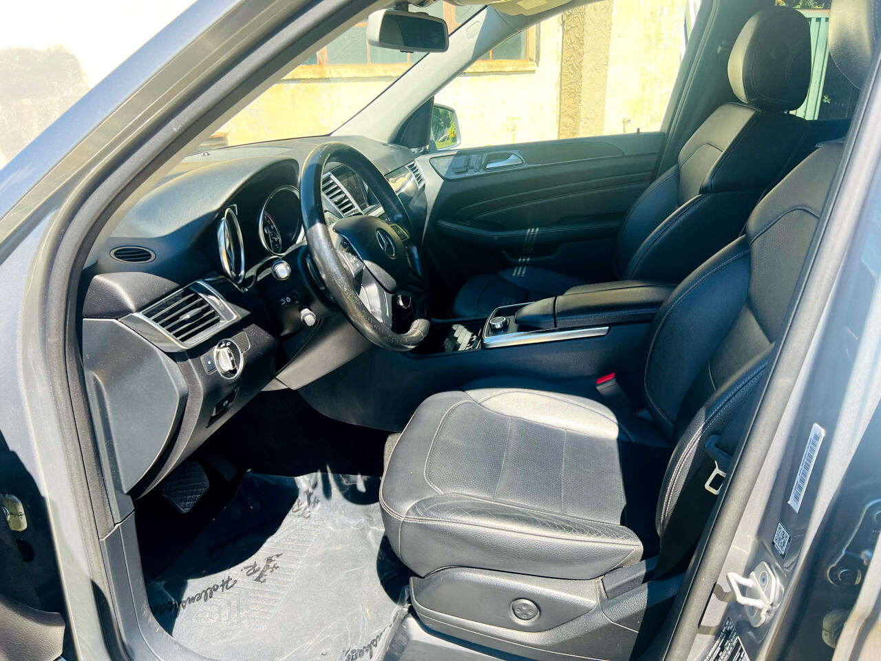 Mercedes-Benz M-Class 4MATIC 4dr ML 350 2015 Mercedes-Benz M-Class 4MATIC 4dr ML 350 2015