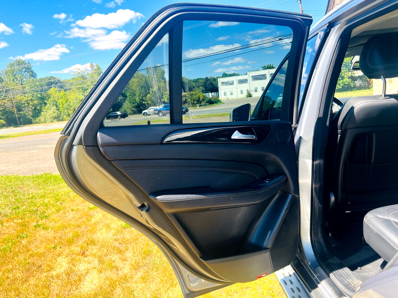 Mercedes-Benz M-Class 4MATIC 4dr ML 350 2015 Mercedes-Benz M-Class 4MATIC 4dr ML 350 2015