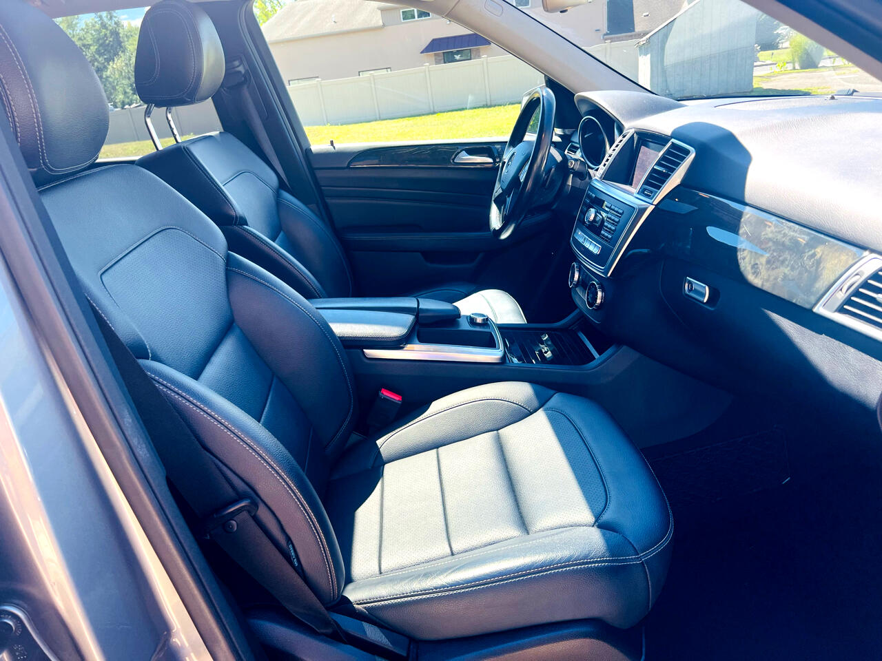 Mercedes-Benz M-Class 4MATIC 4dr ML 350 2015 Mercedes-Benz M-Class 4MATIC 4dr ML 350 2015