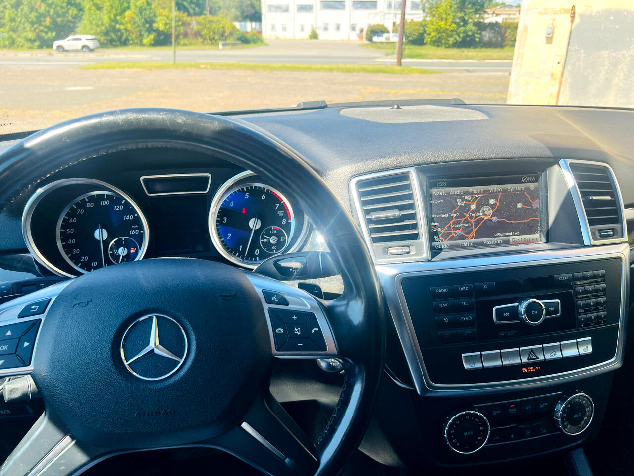 Mercedes-Benz M-Class 4MATIC 4dr ML 350 2015 Mercedes-Benz M-Class 4MATIC 4dr ML 350 2015