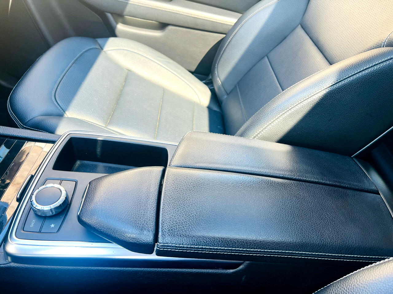 Mercedes-Benz M-Class 4MATIC 4dr ML 350 2015 Mercedes-Benz M-Class 4MATIC 4dr ML 350 2015