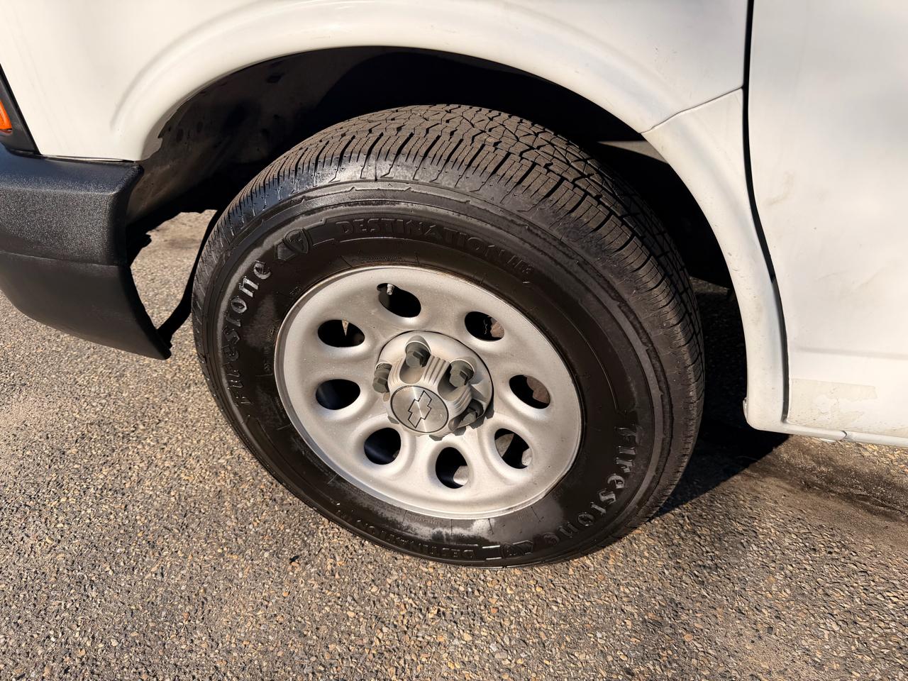 Chevrolet Express Cargo Van RWD 1500 135" 2009