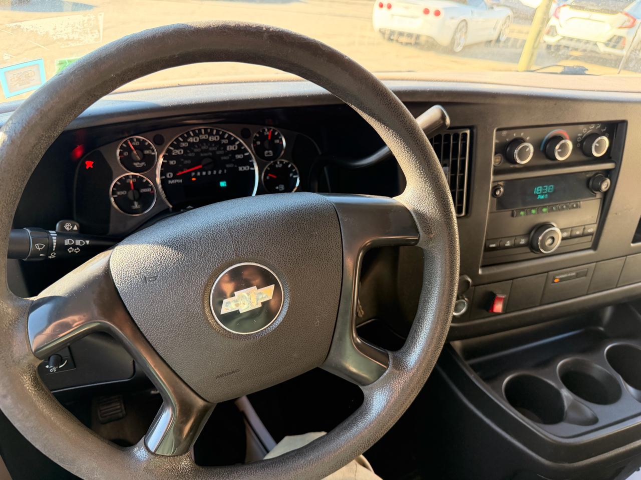 Chevrolet Express Cargo Van RWD 1500 135" 2009