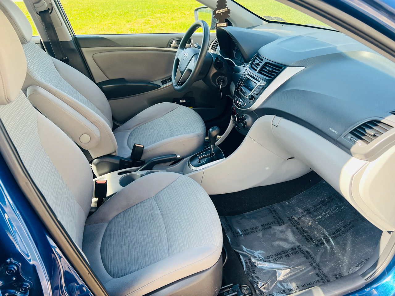 Hyundai Accent 4dr Sdn Auto SE 2016 Hyundai Accent 4dr Sdn Auto SE 2016