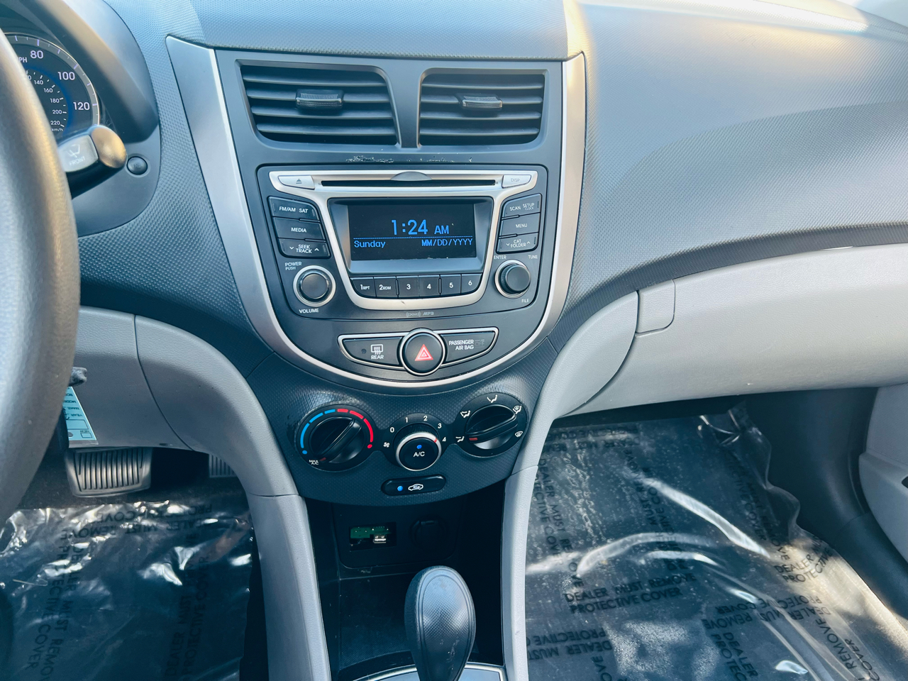 Hyundai Accent 4dr Sdn Auto SE 2016 Hyundai Accent 4dr Sdn Auto SE 2016