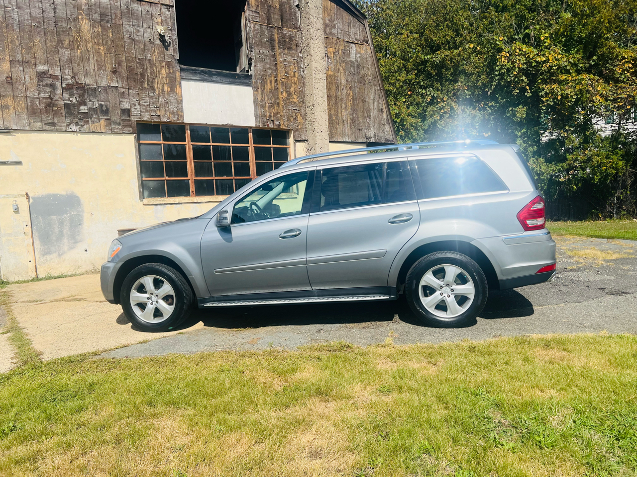 Mercedes-Benz GL-Class 4MATIC 4dr GL 450 2012 Mercedes-Benz GL-Class 4MATIC 4dr GL 450 2012