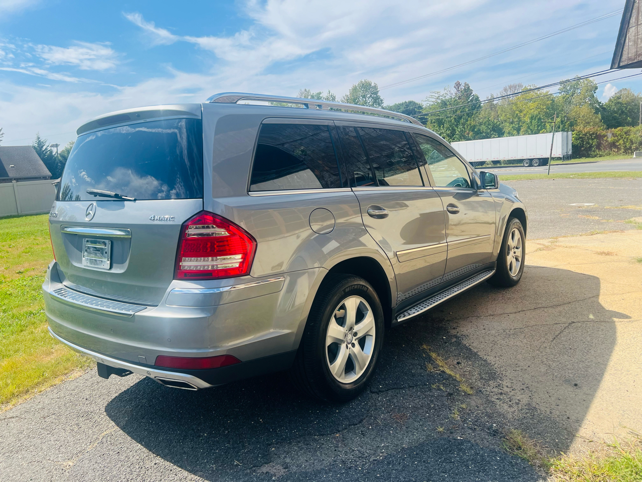 Mercedes-Benz GL-Class 4MATIC 4dr GL 450 2012 Mercedes-Benz GL-Class 4MATIC 4dr GL 450 2012