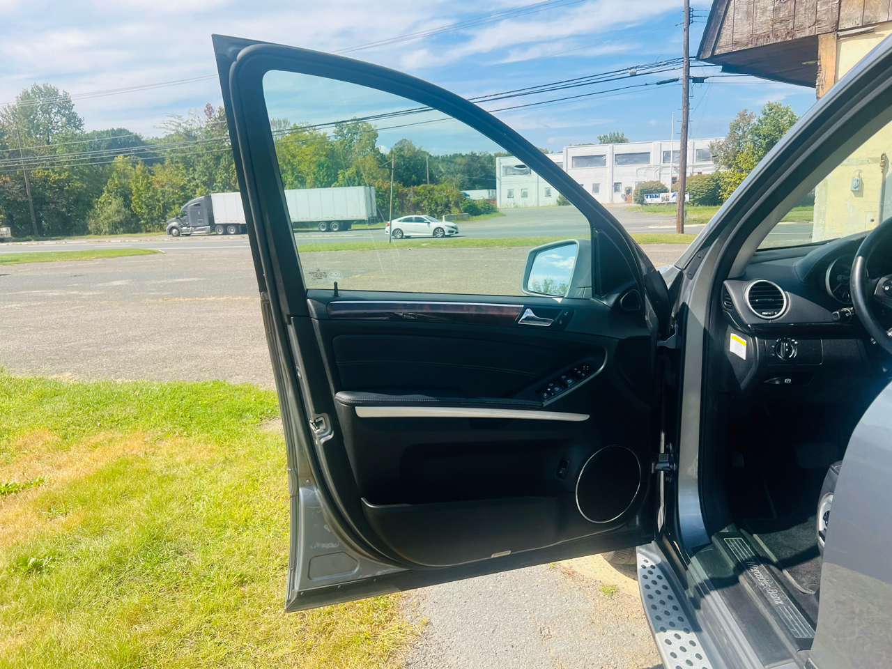 Mercedes-Benz GL-Class 4MATIC 4dr GL 450 2012 Mercedes-Benz GL-Class 4MATIC 4dr GL 450 2012