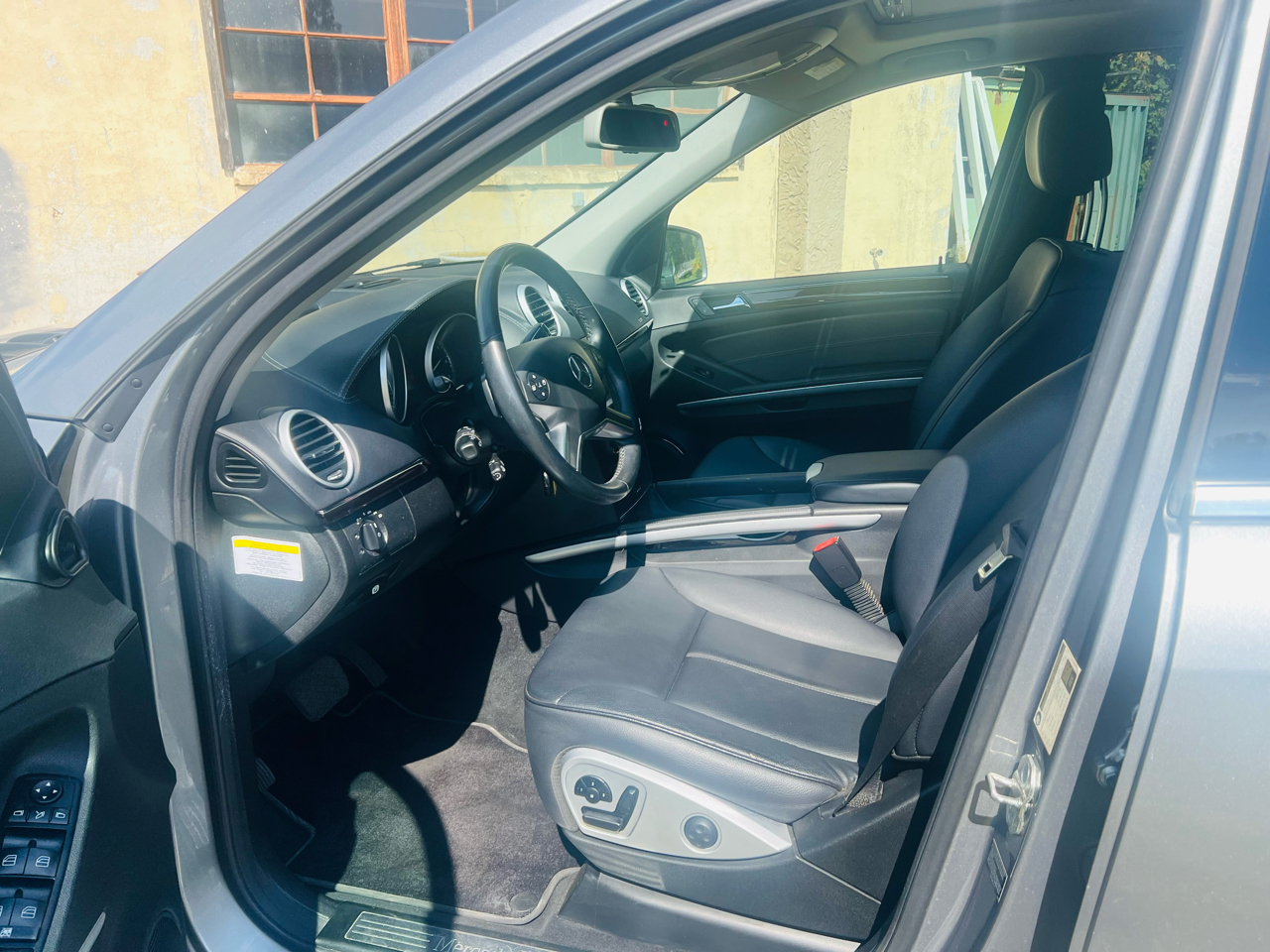 Mercedes-Benz GL-Class 4MATIC 4dr GL 450 2012 Mercedes-Benz GL-Class 4MATIC 4dr GL 450 2012