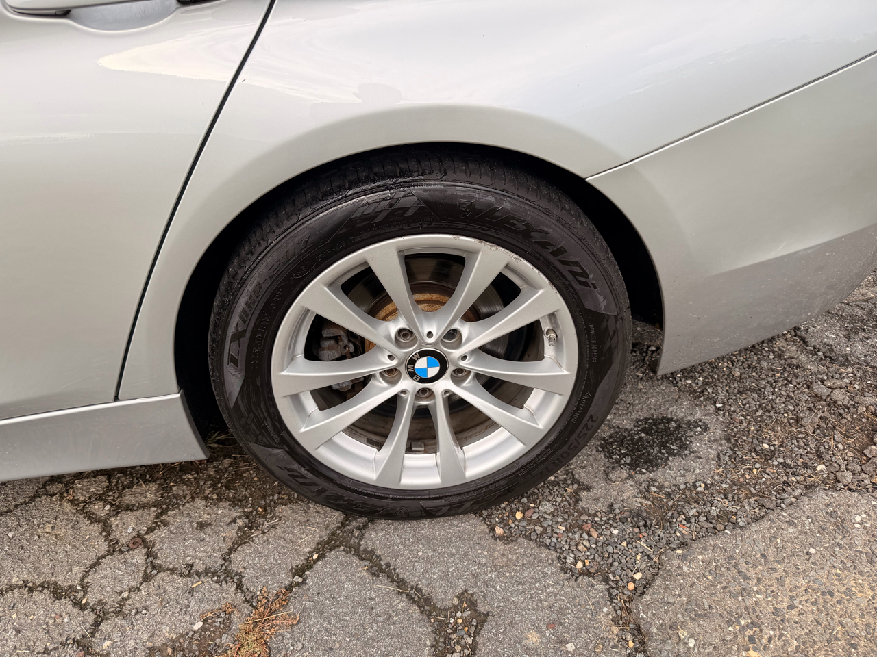 BMW 3 Series 320i xDrive Sedan 2018 BMW 3 Series 320i xDrive Sedan 2018