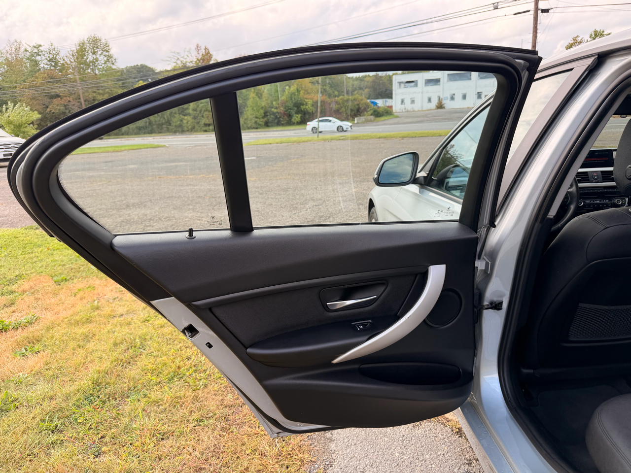 BMW 3 Series 320i xDrive Sedan 2018 BMW 3 Series 320i xDrive Sedan 2018