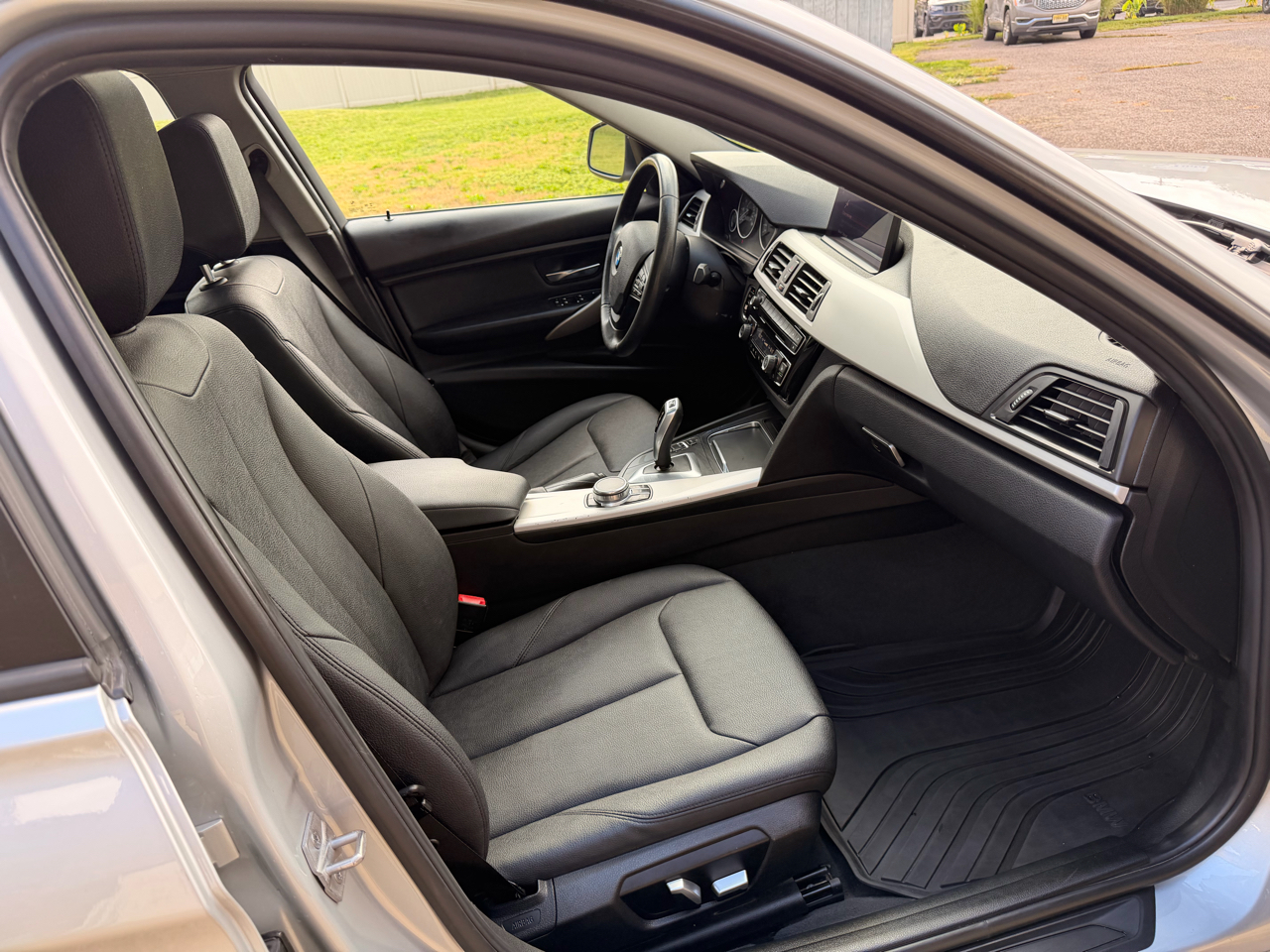 BMW 3 Series 320i xDrive Sedan 2018 BMW 3 Series 320i xDrive Sedan 2018