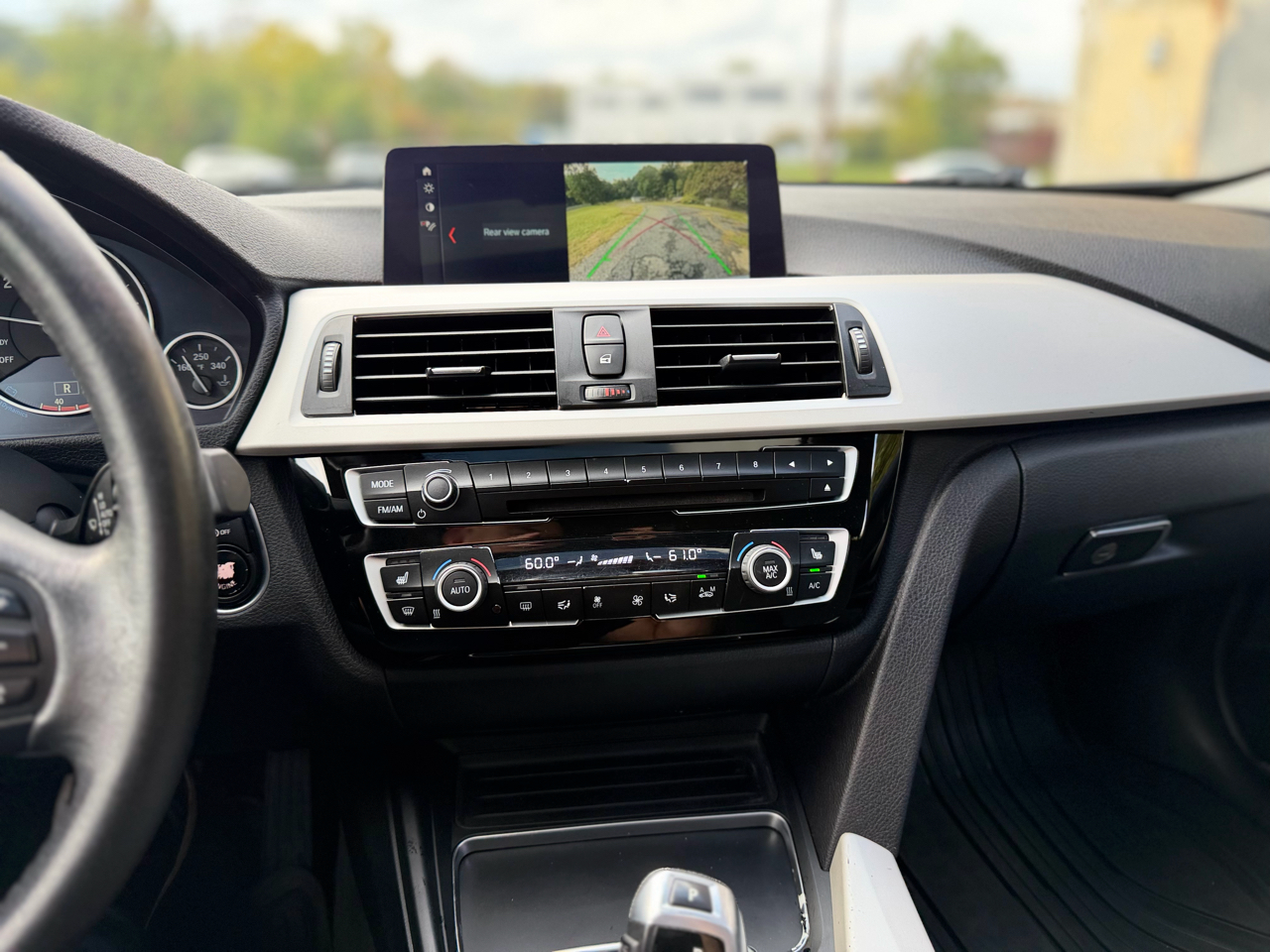 BMW 3 Series 320i xDrive Sedan 2018 BMW 3 Series 320i xDrive Sedan 2018