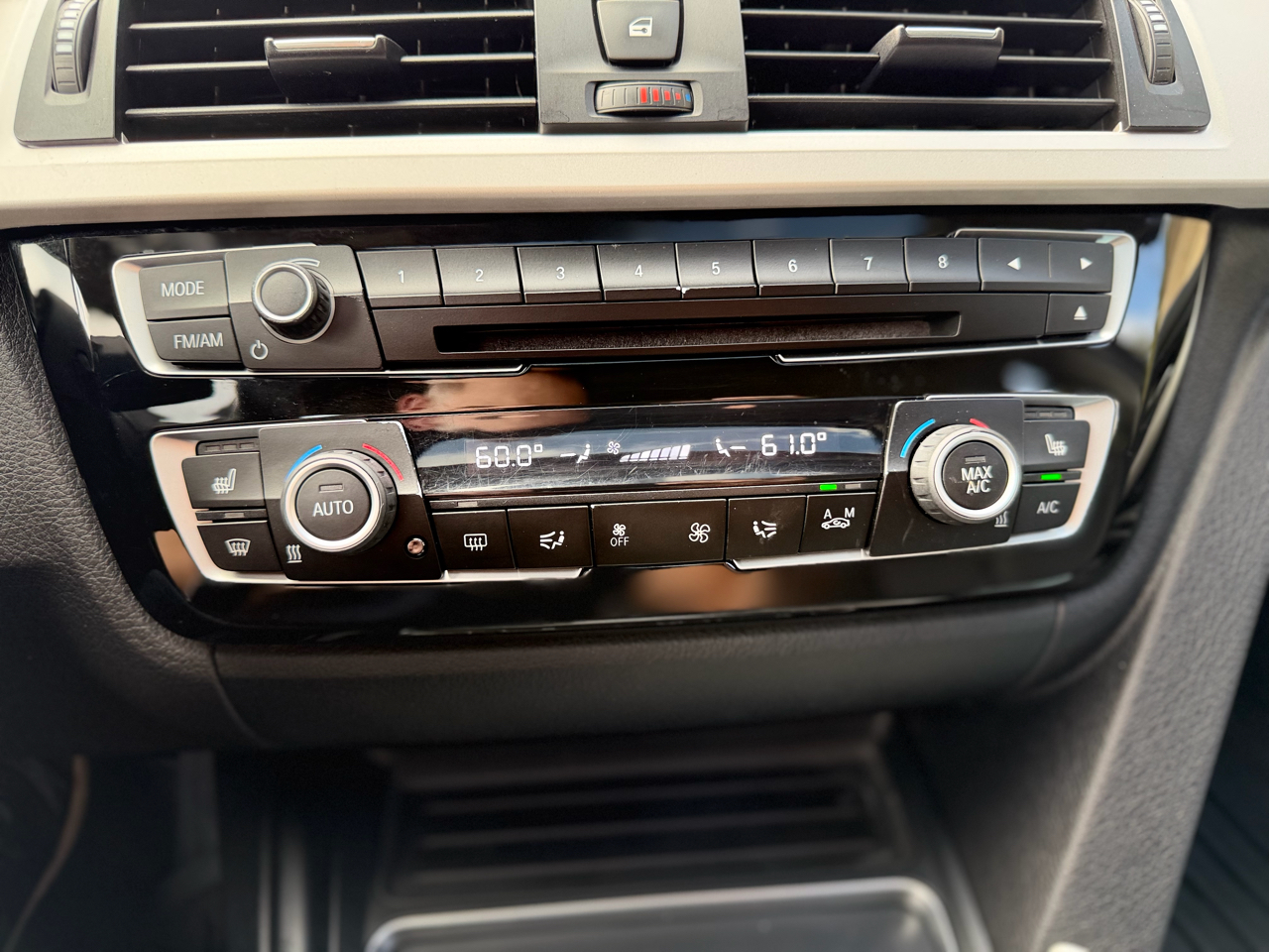 BMW 3 Series 320i xDrive Sedan 2018 BMW 3 Series 320i xDrive Sedan 2018