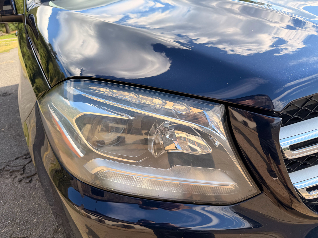 2017 Mercedes Benz GLS 450 4MATIC photo 2