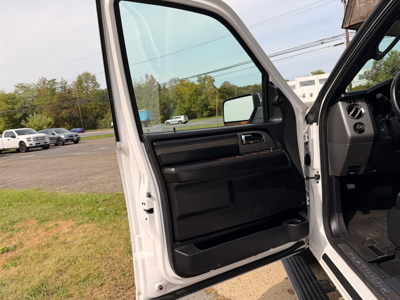 Ford Expedition 4WD 4dr Platinum 2016 Ford Expedition 4WD 4dr Platinum 2016