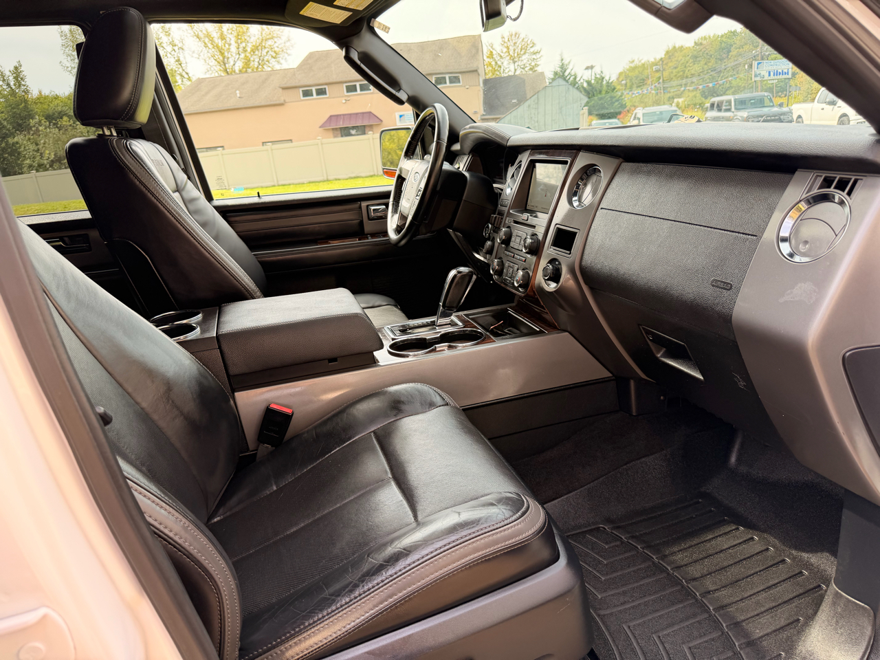 Ford Expedition 4WD 4dr Platinum 2016 Ford Expedition 4WD 4dr Platinum 2016