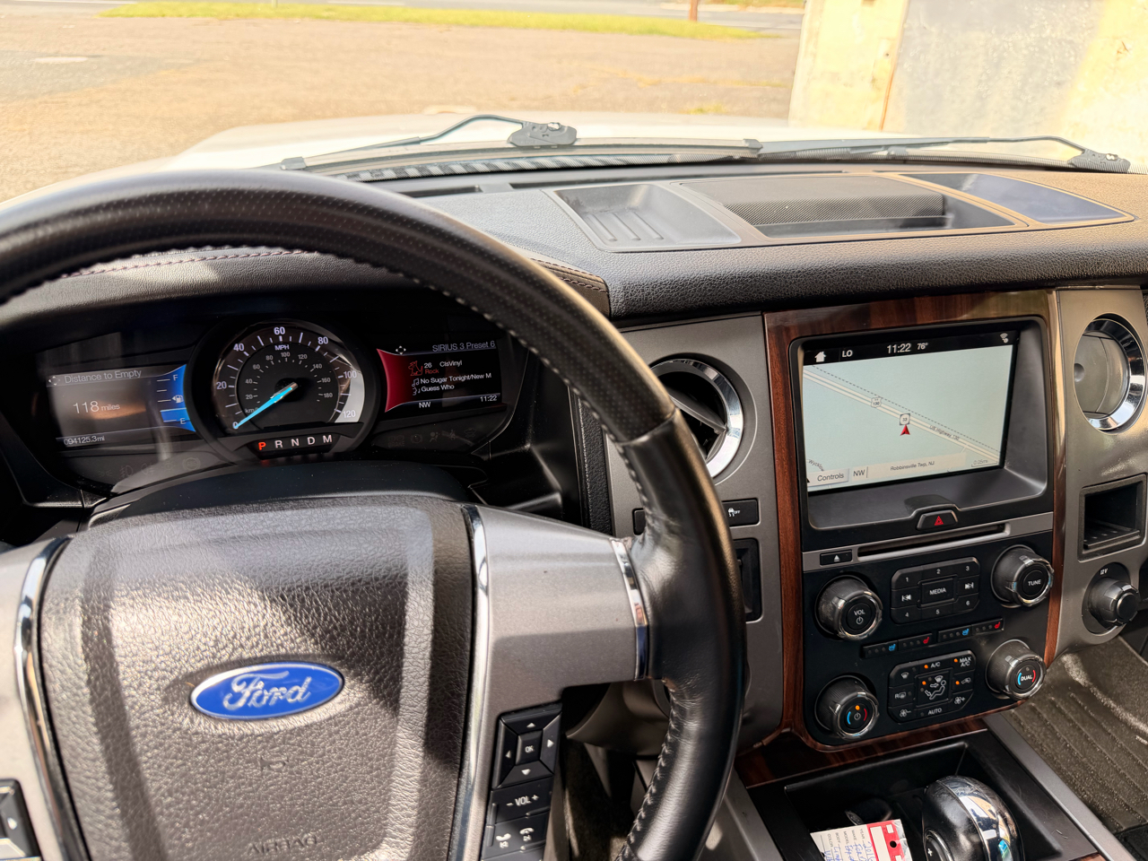 Ford Expedition 4WD 4dr Platinum 2016 Ford Expedition 4WD 4dr Platinum 2016