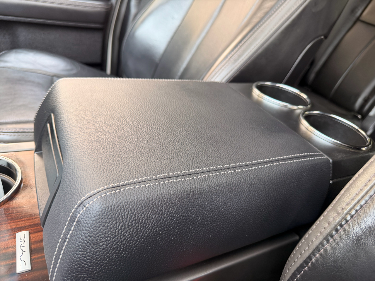 Ford Expedition 4WD 4dr Platinum 2016 Ford Expedition 4WD 4dr Platinum 2016