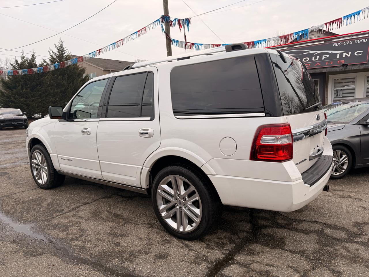 Ford Expedition 4WD 4dr Platinum 2016